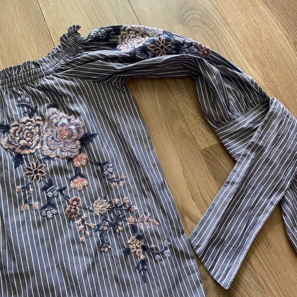 American Eagle Off-the-Shoulder Blue & White Striped Floral Blouse - Picture 9 of 11